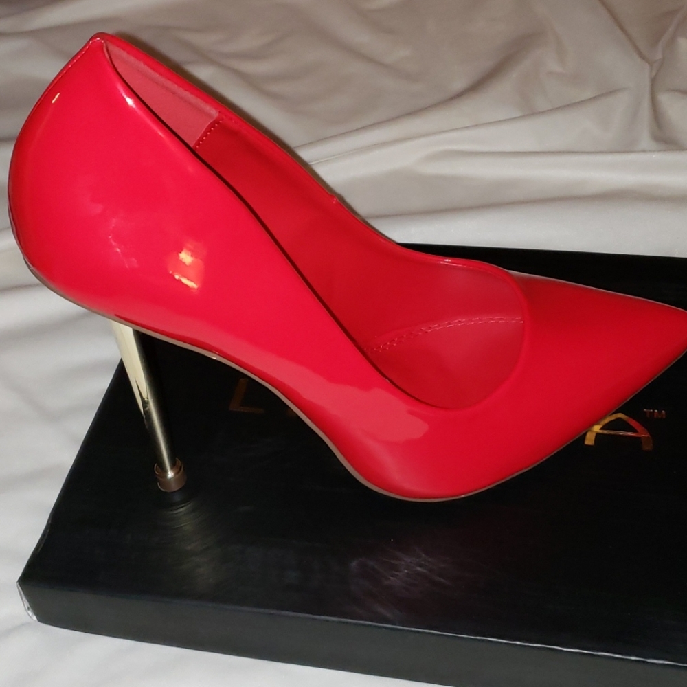 Heels - Picture 2 of 5